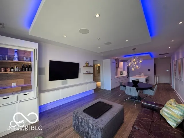 $325,000 | 802 North Meridian Street, Unit 205, Indianapolis, IN 46204