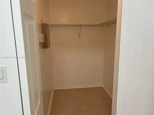 $1,800 | 980 Northeast 33rd Terrace, Unit 203, Homestead, FL 33033