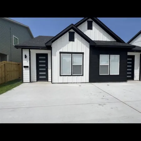 $1,950 | 4101 Stassen Street, Unit A, Houston, TX 77051