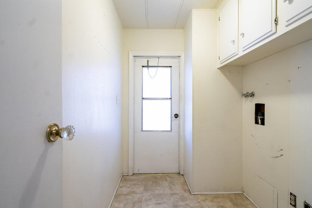 270 Hames Road, Unit 76 Corralitos, CA 95076 - Photo 18 of 23 a bathroom with a shower