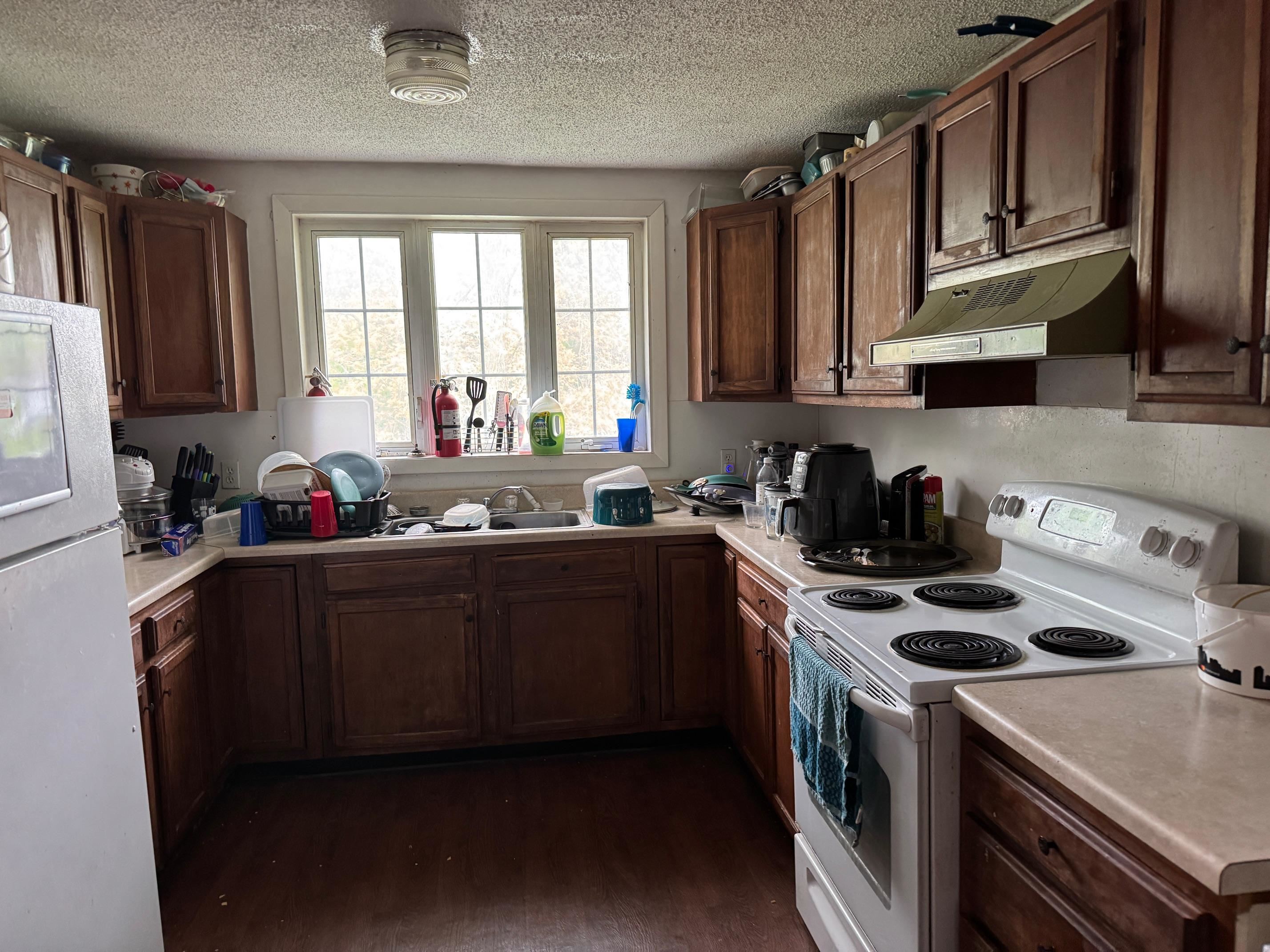 905 County Street Bennington, VT 05201 - Photo 3 of 11