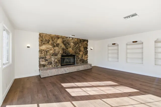 $4,195 | 6539 Petit Avenue, Van Nuys, CA 91406