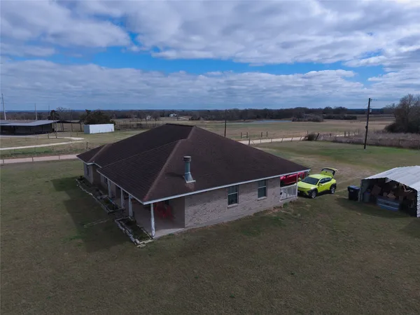 $380,000 | 2464 Barker Pr Road, Navasota, TX 77868