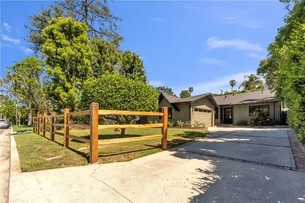 $10,000 | 4316 Bellaire Avenue, Studio City, CA 91604