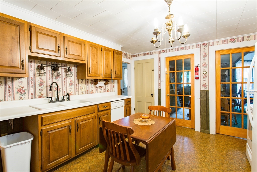 233 Maple Street Warren, MA 01083 - Photo 6 of 34