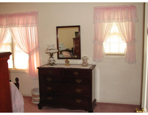 39 Stall Brook Road, Unit W39 Milford, MA 01757 - Photo 8 of 10 Gallery Image 8