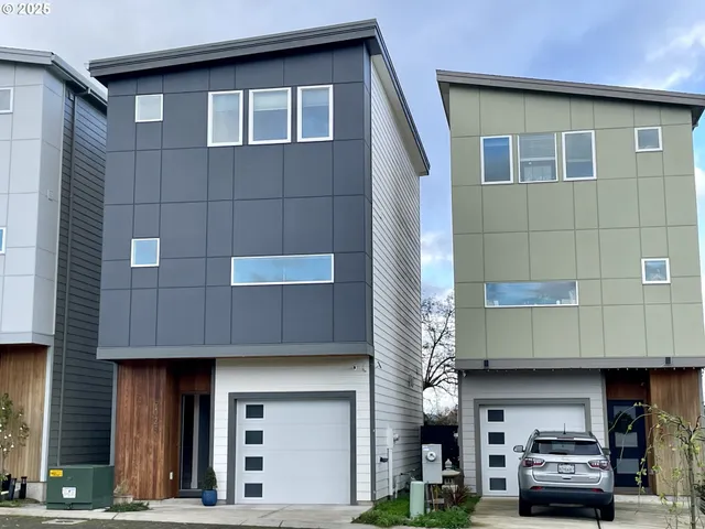 $489,000 | 9023 Northeast Hoyt Street, Portland, OR 97220