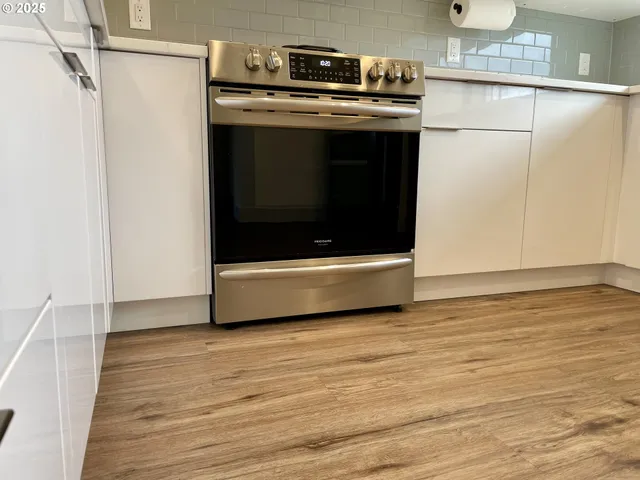 $489,000 | 9023 Northeast Hoyt Street, Portland, OR 97220