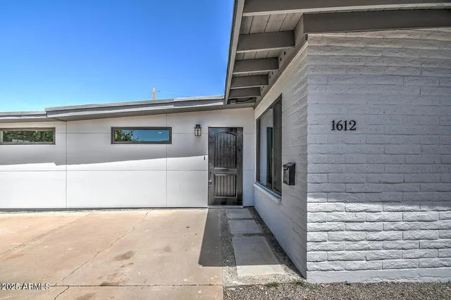 $4,295 | 1612 East Gaylon Drive, Tempe, AZ 85282
