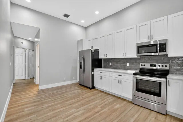 $2,700 | 851 Northwest 42nd Place, Deerfield Beach, FL 33064