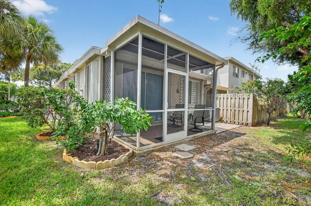 $2,700 | 851 Northwest 42nd Place, Deerfield Beach, FL 33064