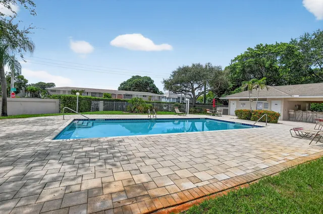 $2,700 | 851 Northwest 42nd Place, Deerfield Beach, FL 33064