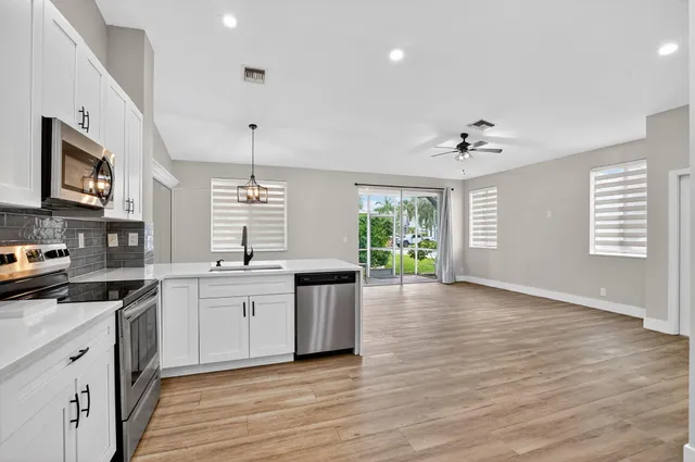 $2,700 | 851 Northwest 42nd Place, Deerfield Beach, FL 33064