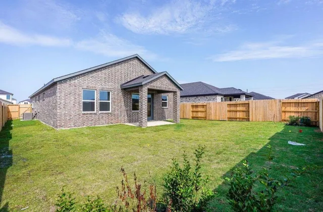 $2,650 | 9730 Bixby Crk Drive, Cypress, TX 77433