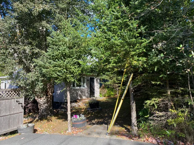 $600,000 | 8 Wildwood Road, Mount Desert, ME 04675