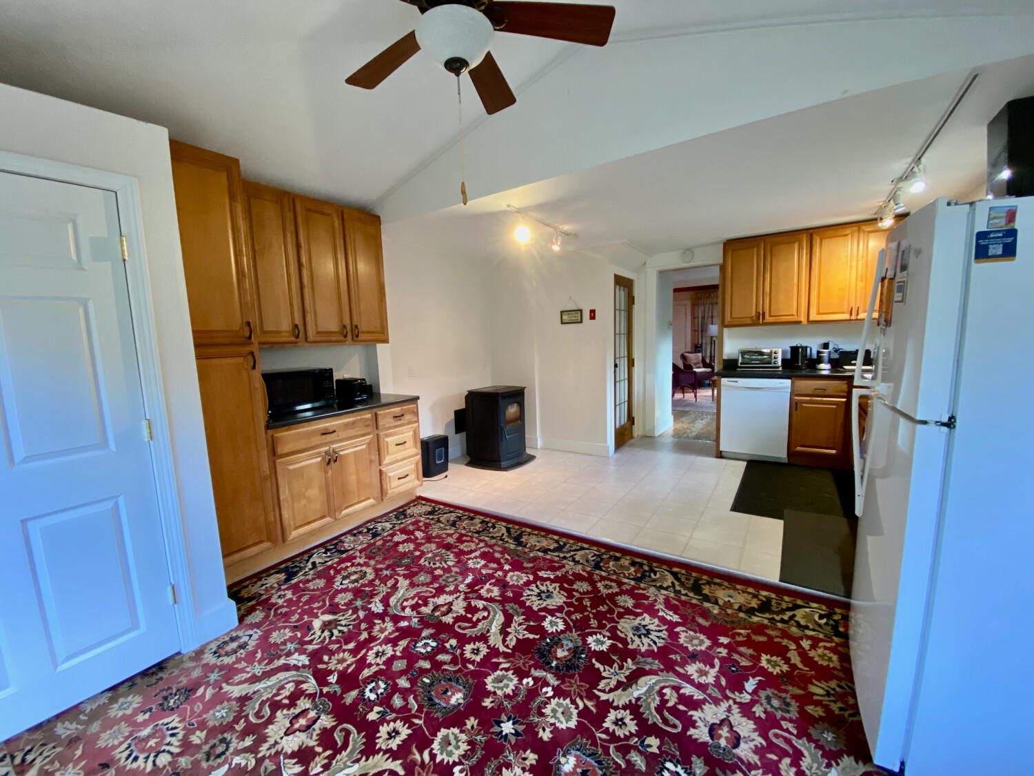 8 Wildwood Road Mount Desert, ME 04675 - Photo 9 of 16 9-Din Rm 5925