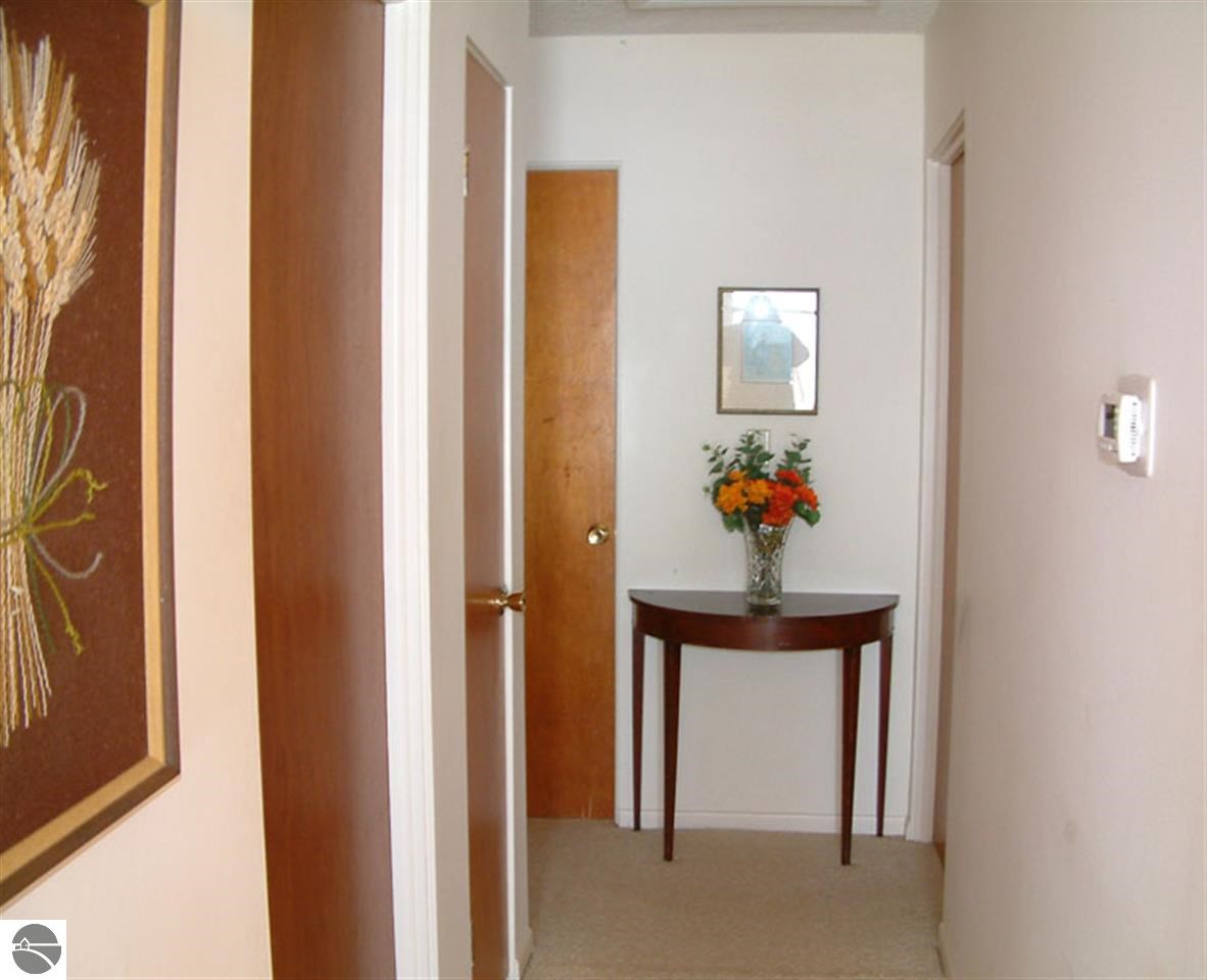 7073 East Shore Road Traverse City, MI 49686 - Photo 13 of 25 1782497-13.JPG
