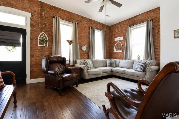 $160,000 | 303 West 1st S Street, Mount Olive, IL 62069