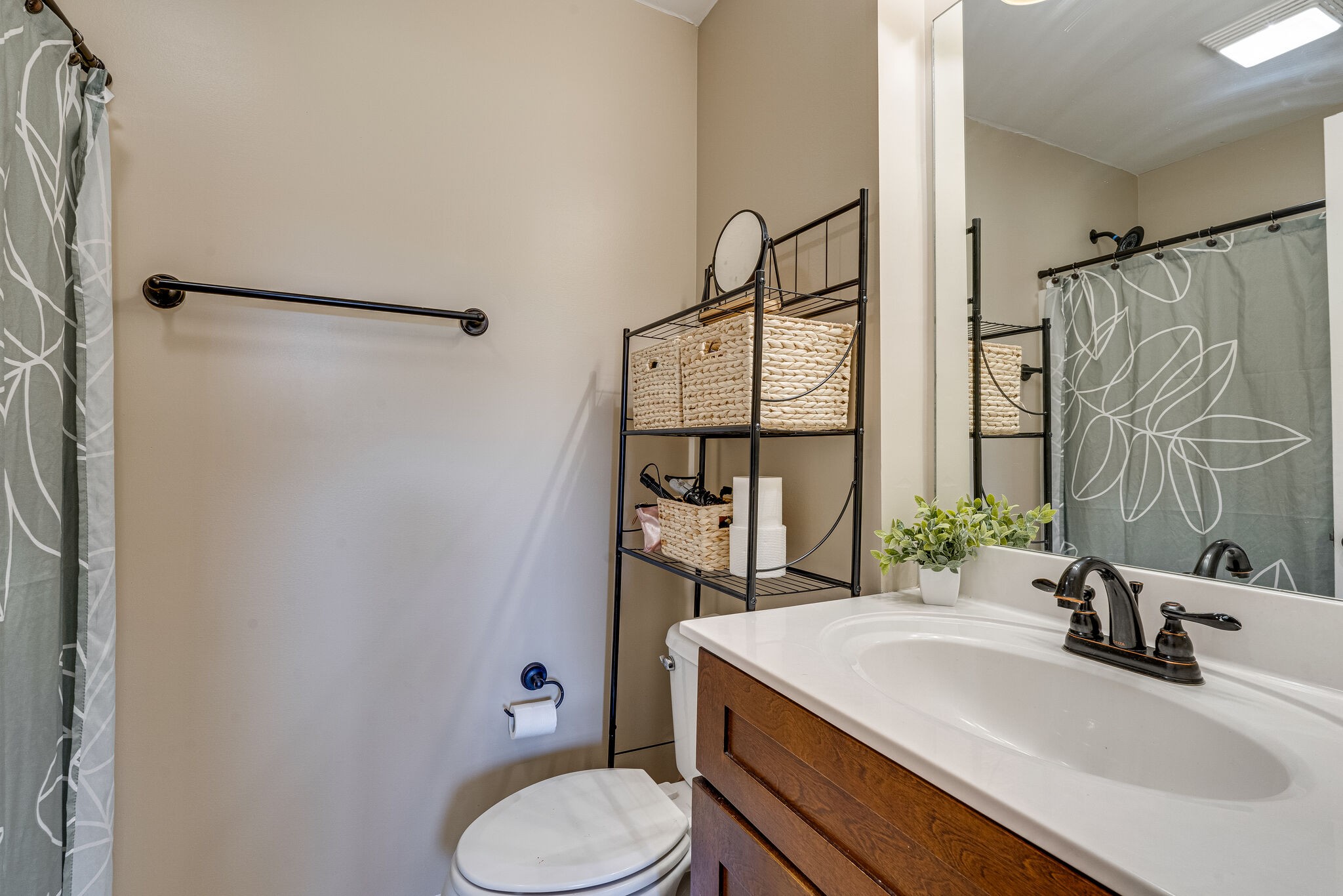 515 Neal Road Watertown, TN 37184 - Photo 16 of 30 a bathroom with a sink toilet and shower