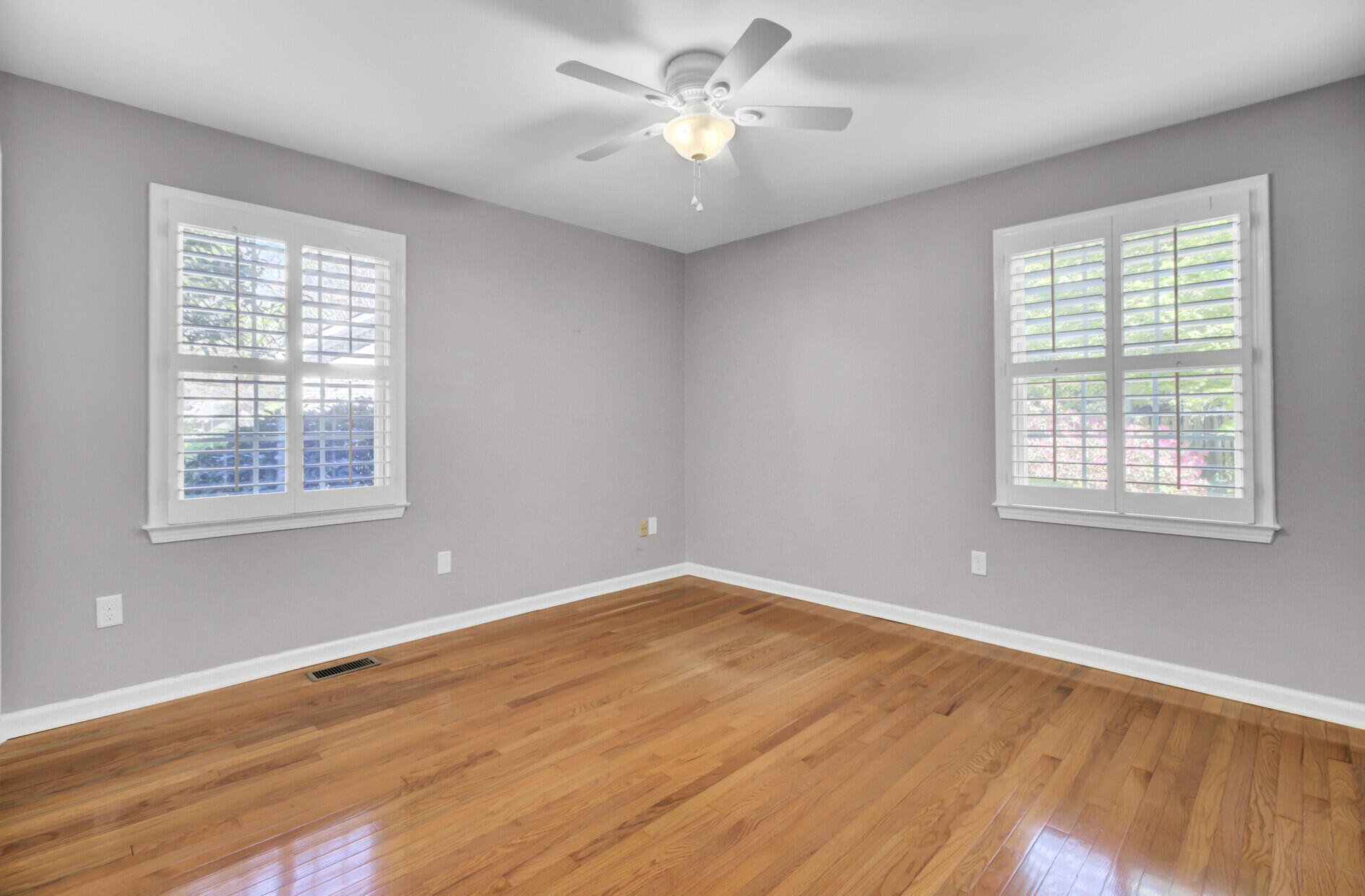 649 Pawley Road Mount Pleasant, SC 29464 - Photo 25 of 67 Downstairs bedroom