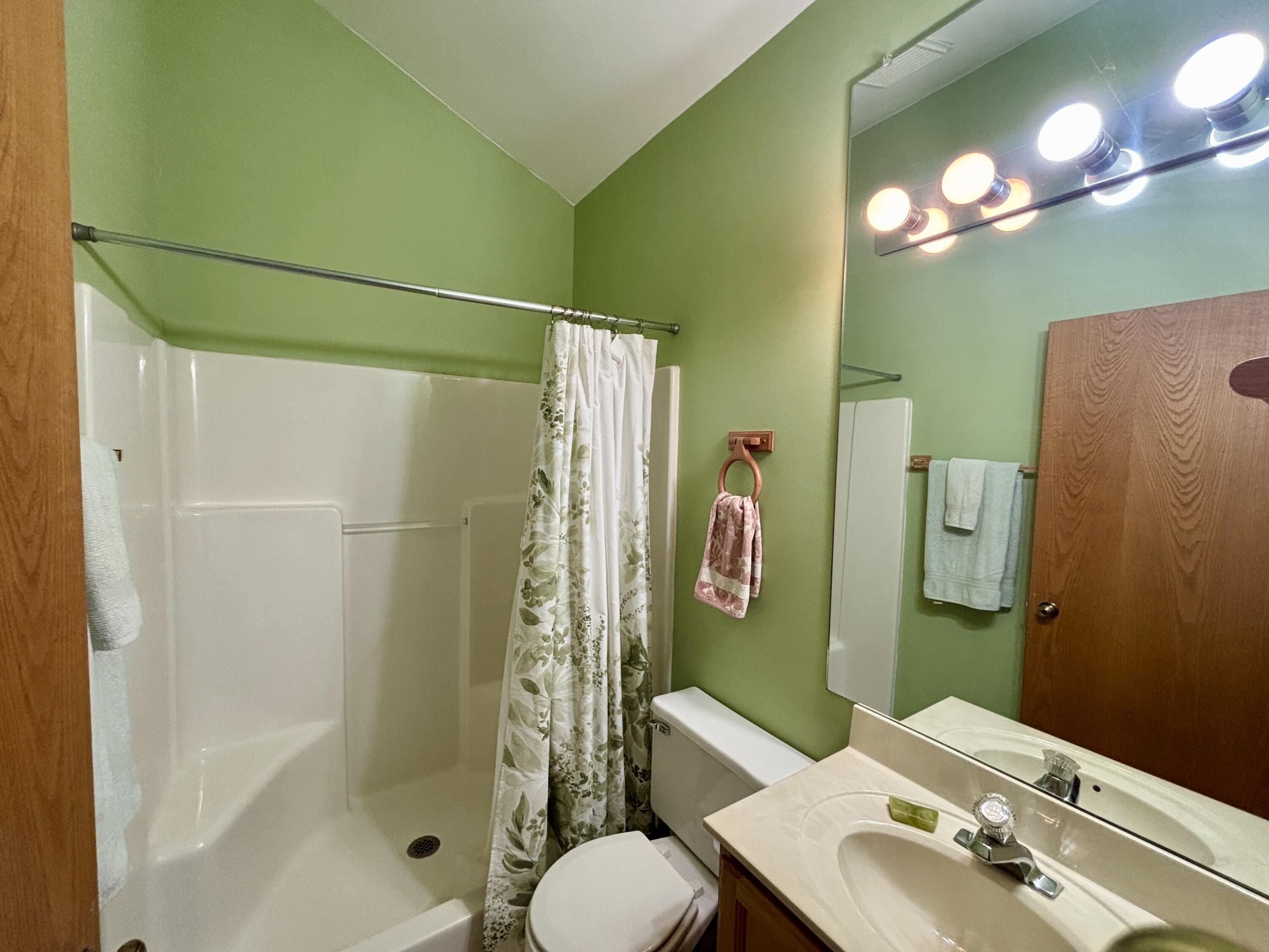 717 East Lakeview Road, Unit 8 Juneau, WI 53039 - Photo 26 of 33 IMG_7923