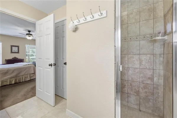 a en suite bathroom with a shower