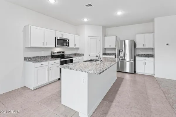 $3,200 | 9637 West Agora Lane, Tolleson, AZ 85353