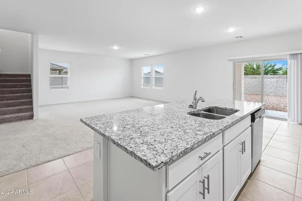 $3,200 | 9637 West Agora Lane, Tolleson, AZ 85353