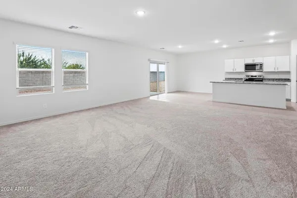 $3,200 | 9637 West Agora Lane, Tolleson, AZ 85353