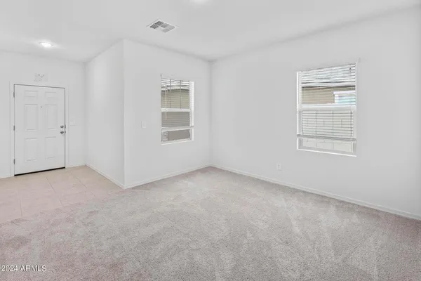 $3,200 | 9637 West Agora Lane, Tolleson, AZ 85353