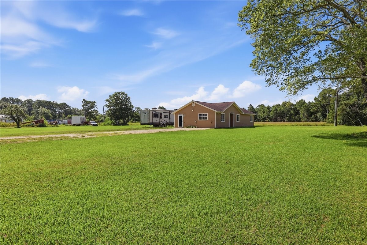 14183 Craigen Road Beaumont, TX 77705 - Photo 4 of 28