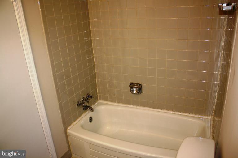 1494 Kimblewick Road Potomac, MD 20854 - Photo 18 of 24 Interior (General)