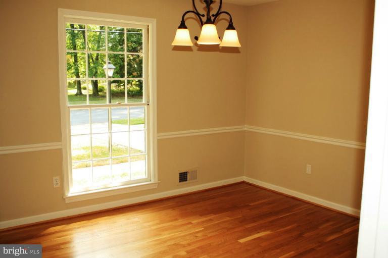 1494 Kimblewick Road Potomac, MD 20854 - Photo 4 of 24 Interior (General)