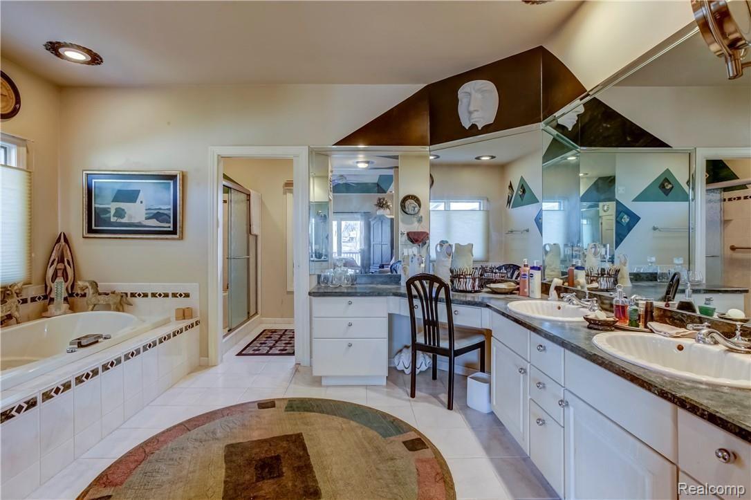 23133 Meadowbrook Road Novi, MI 48375 - Photo 13 of 26 014-23133MeadowbrookRd-Novi-MI-48375-full.jpg