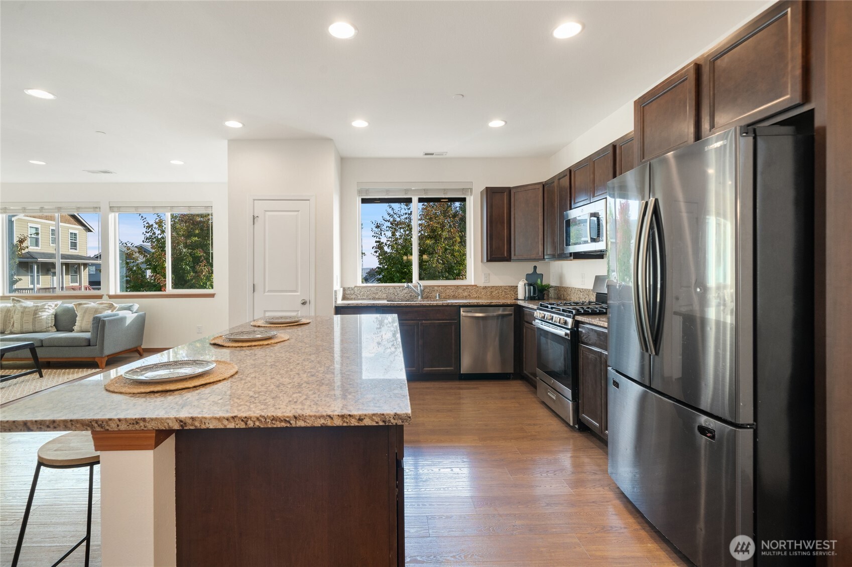 1008 Samara Street Bremerton, WA 98310 - Photo 12 of 38