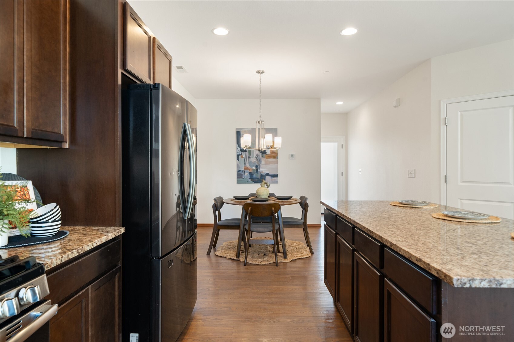 1008 Samara Street Bremerton, WA 98310 - Photo 13 of 38