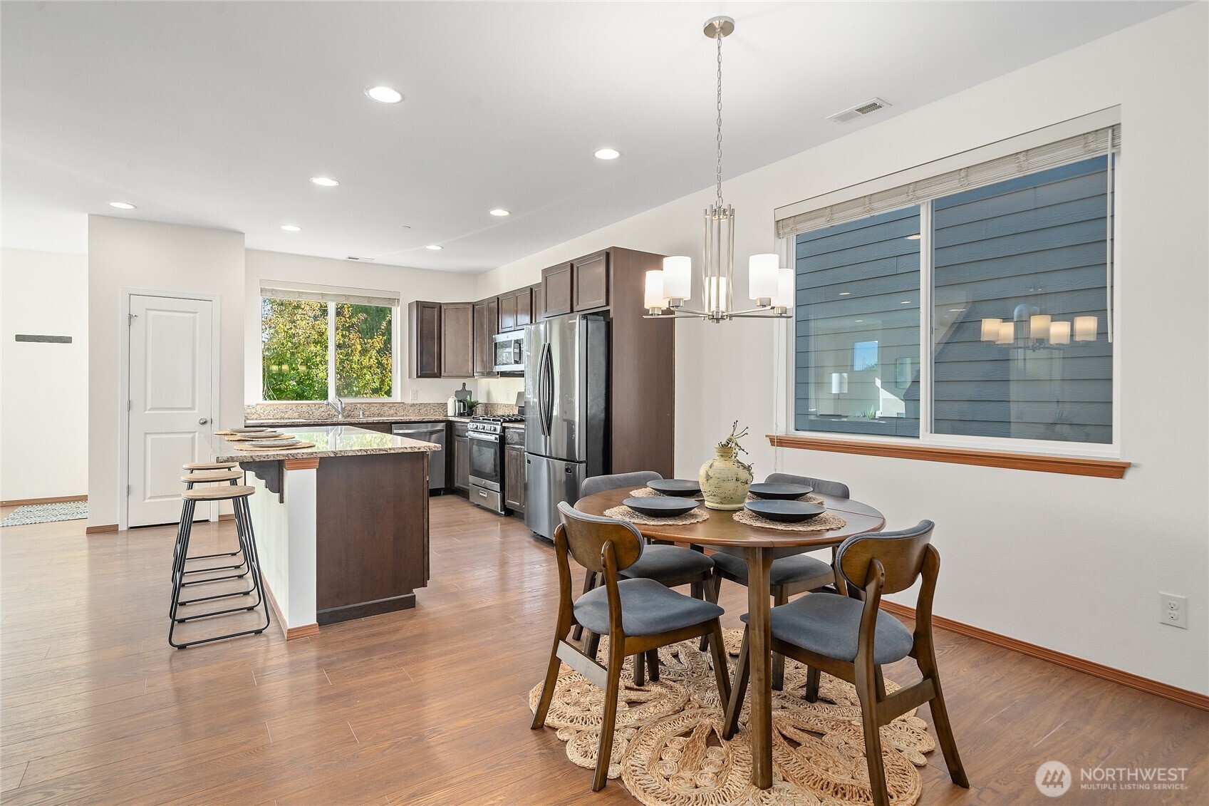 1008 Samara Street Bremerton, WA 98310 - Photo 15 of 38