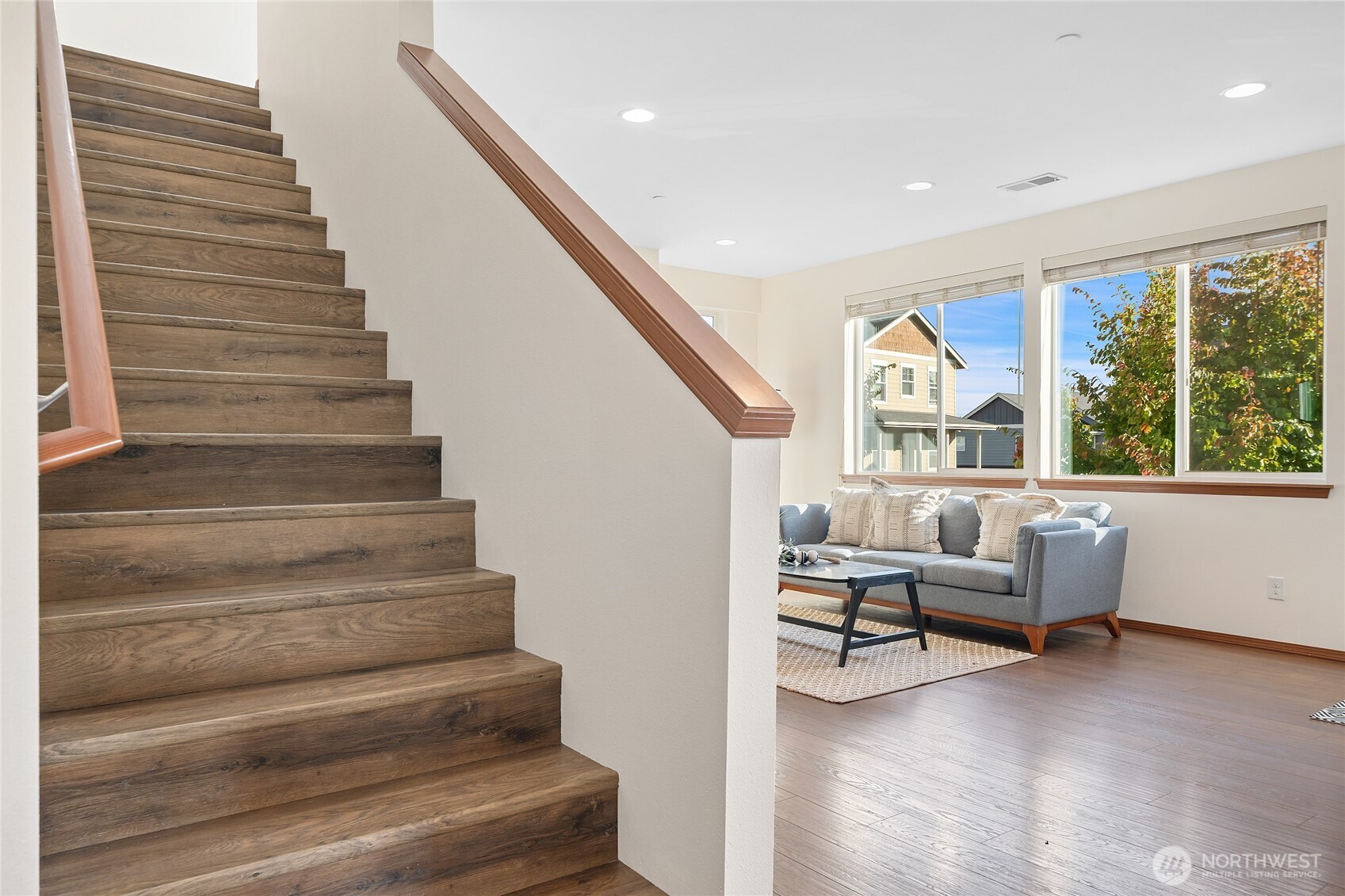 1008 Samara Street Bremerton, WA 98310 - Photo 17 of 38