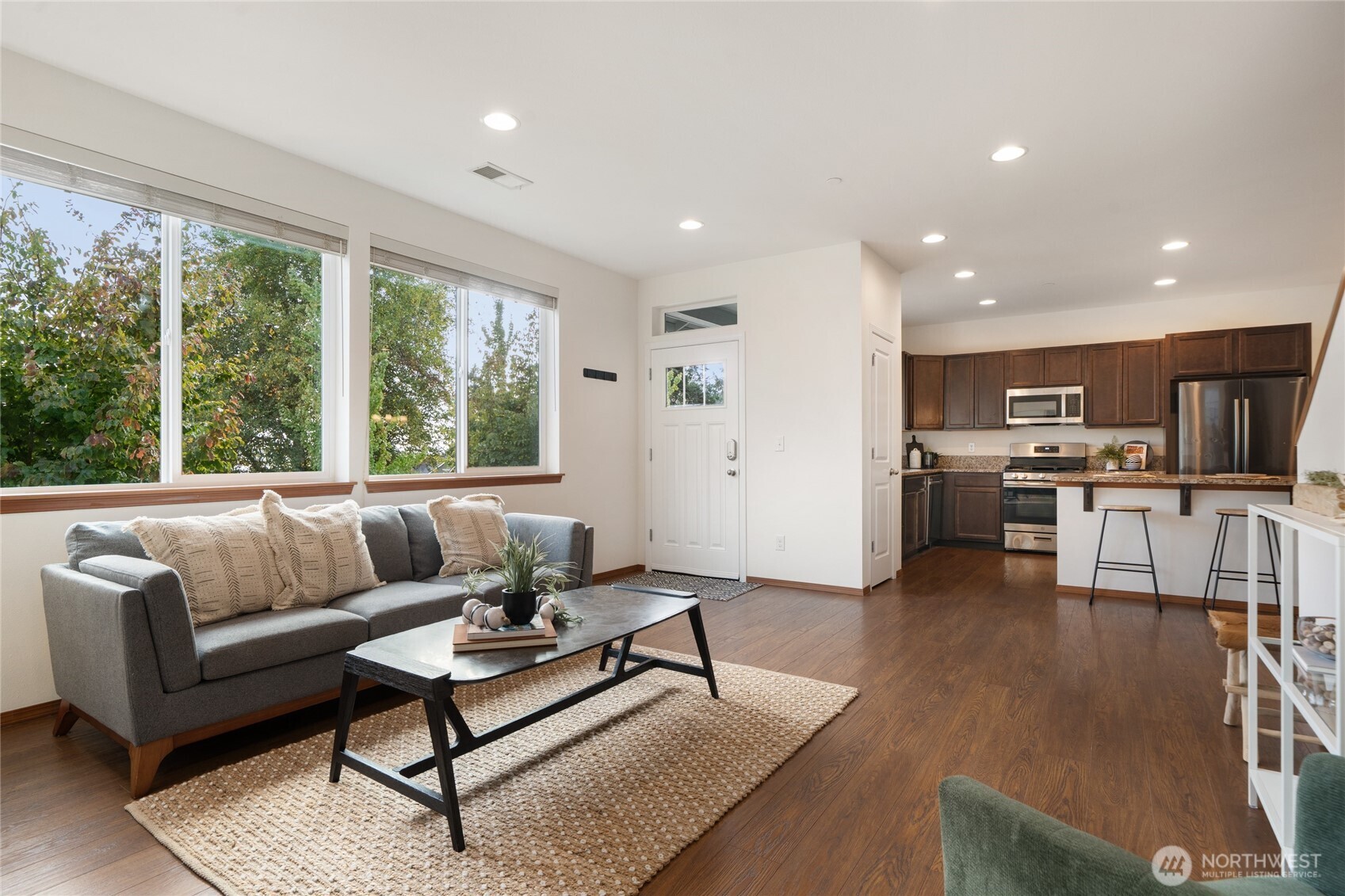 1008 Samara Street Bremerton, WA 98310 - Photo 8 of 38