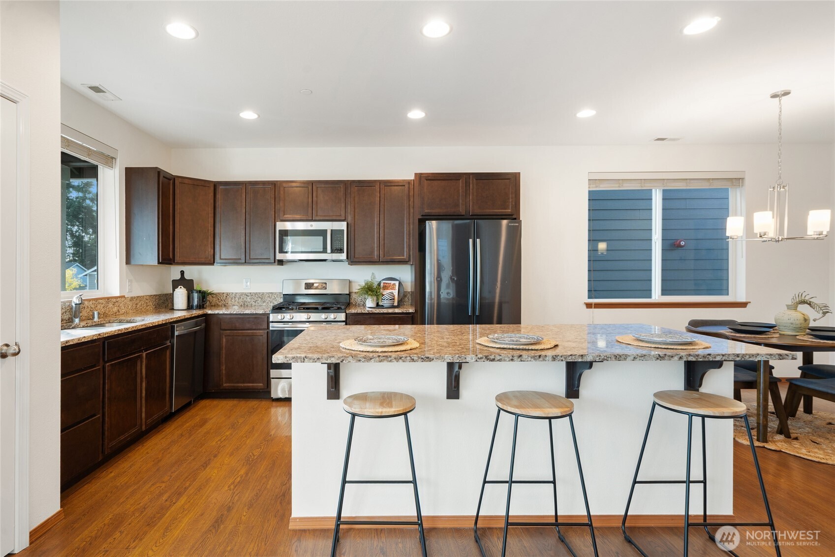 1008 Samara Street Bremerton, WA 98310 - Photo 10 of 38