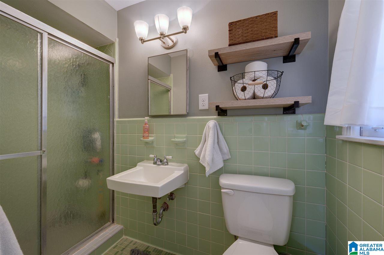 3309 Shallowford Road Vestavia Hills, AL 35216 - Photo 17 of 38