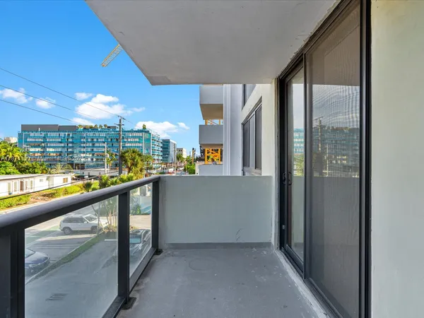 $2,600 | 9800 West Bay Harbor Drive, Unit 308, Bay Harbor Islands, FL 33154