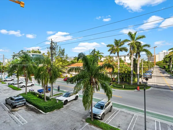 $2,600 | 9800 West Bay Harbor Drive, Unit 308, Bay Harbor Islands, FL 33154