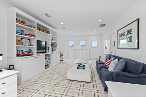 $6,795,000 | 1230 Essex Lane, Newport Beach, CA 92660