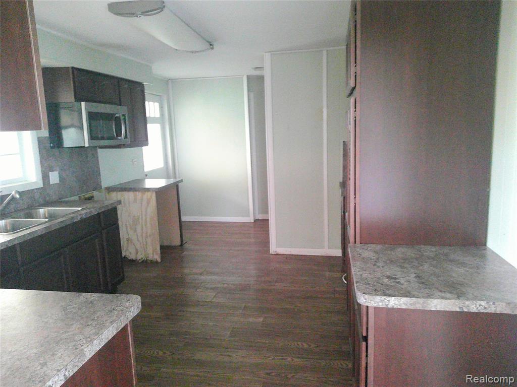 4755 East Washington Road Saginaw, MI 48601 - Photo 5 of 13 Gallery Image 5