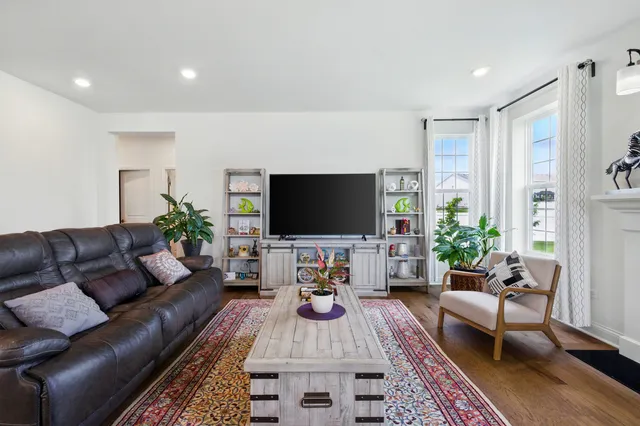 $565,000 | 1455 Highbrook Avenue, Hampshire, IL 60140