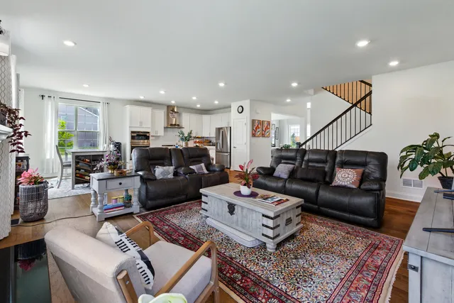 $565,000 | 1455 Highbrook Avenue, Hampshire, IL 60140