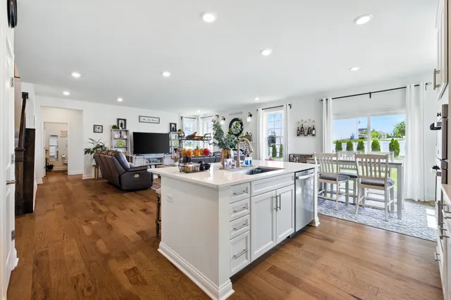 $565,000 | 1455 Highbrook Avenue, Hampshire, IL 60140