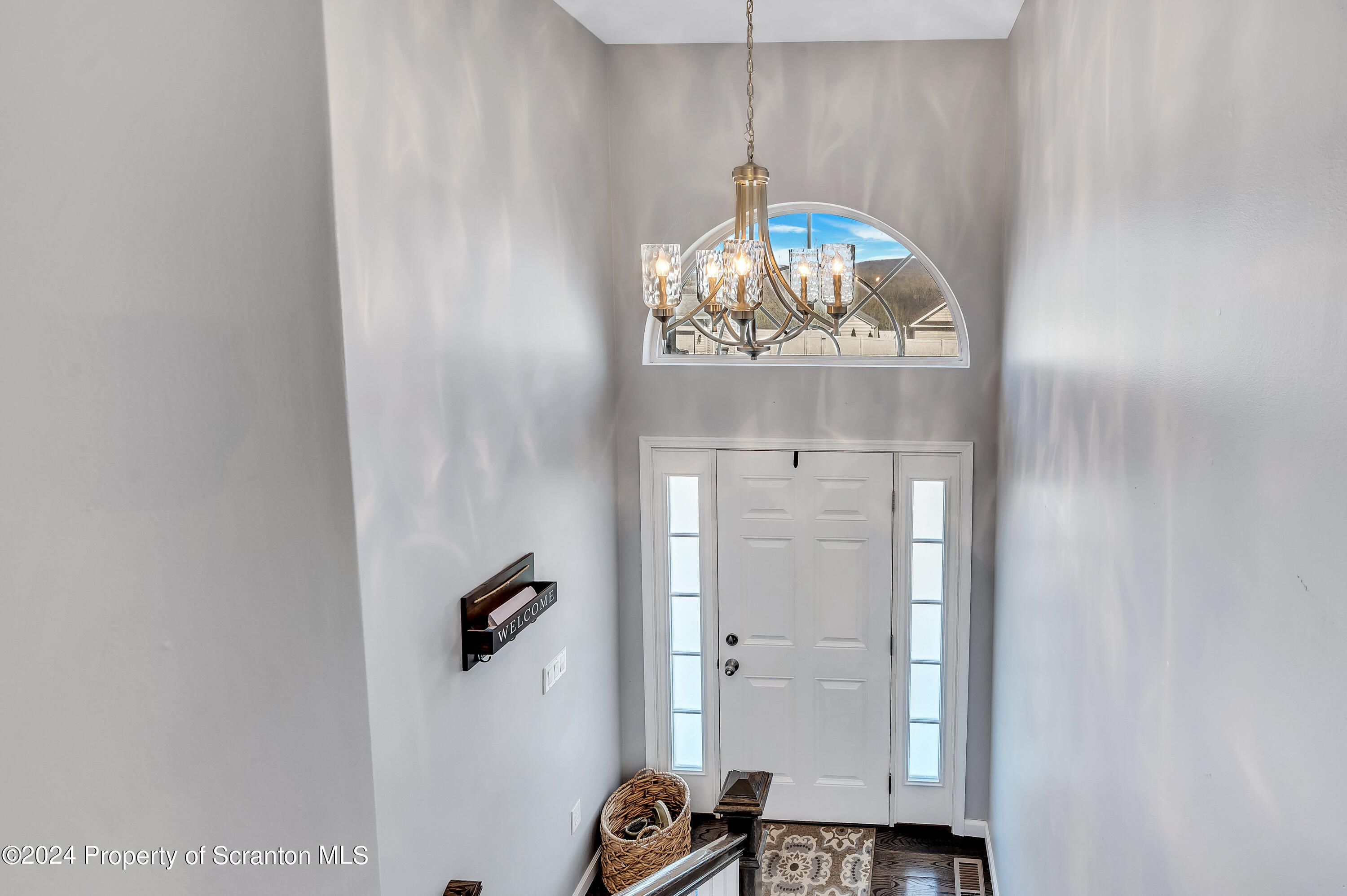 140 Skytop Drive Avoca, PA 18641 - Photo 3 of 29