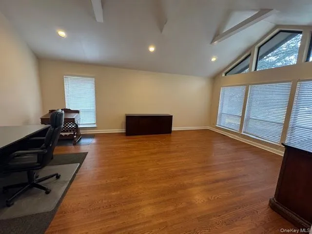 $6,500 | 5 Carman Court, Dix Hills, NY 11746